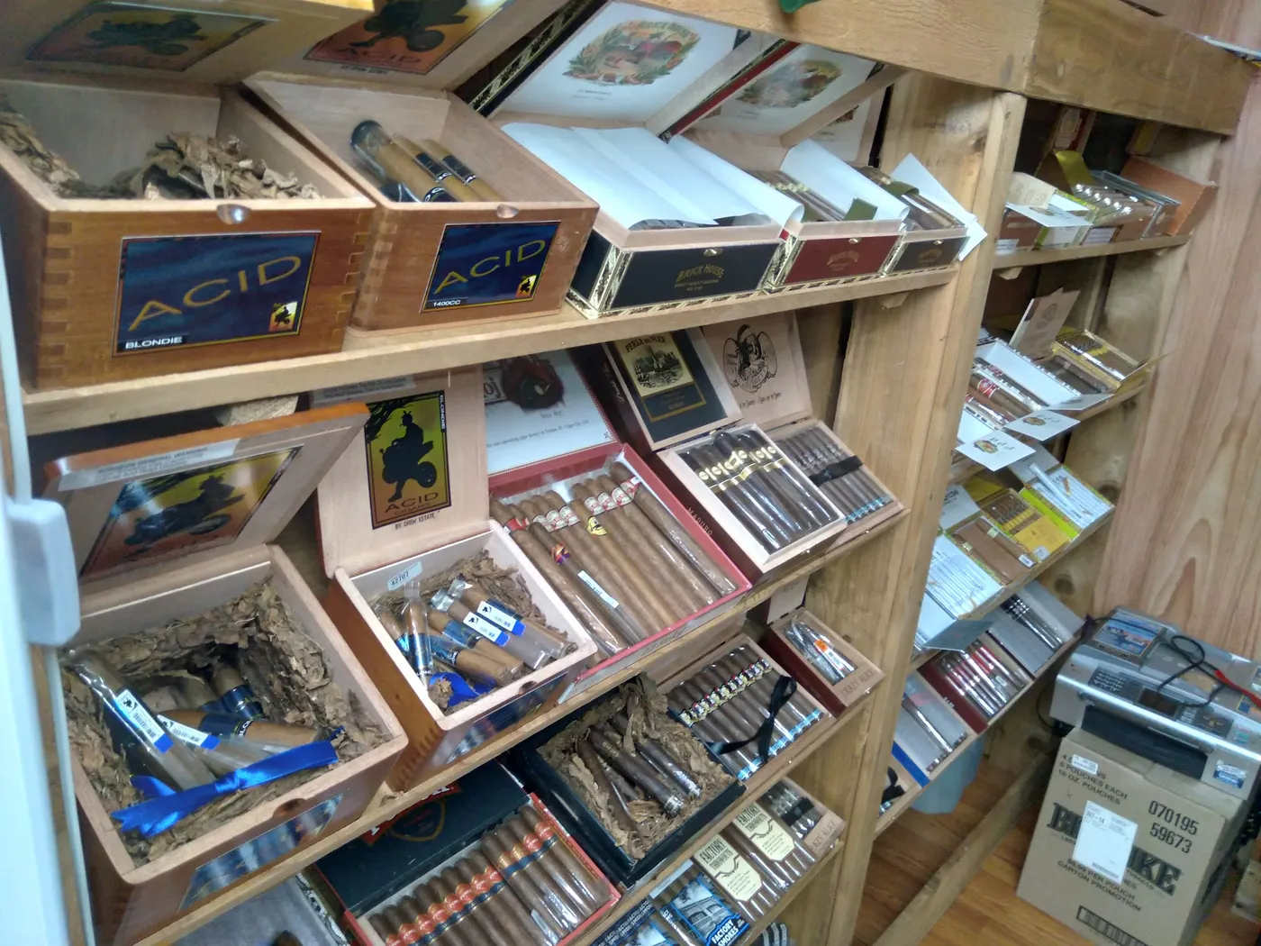 Lucky Hwy 24 Tobacco Shop - Drive thru